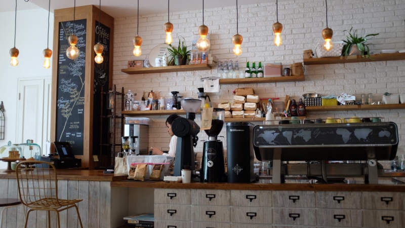 boutique-VARAGES-min_coffee_shop_light_cafe_coffee_shop-32620